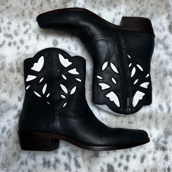 New Lucky Brand Herzie Black Leather Cowboy Short Boots Cutouts sz 6 / 36.5 - Picture 8 of 13